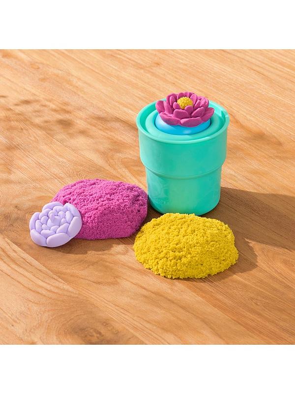Kinetic Sand Squish Blossom