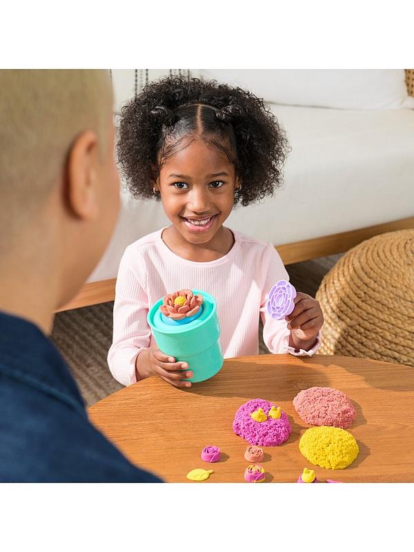 Kinetic Sand Squish Blossom
