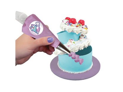 Decoden Jewellery CakeTitle