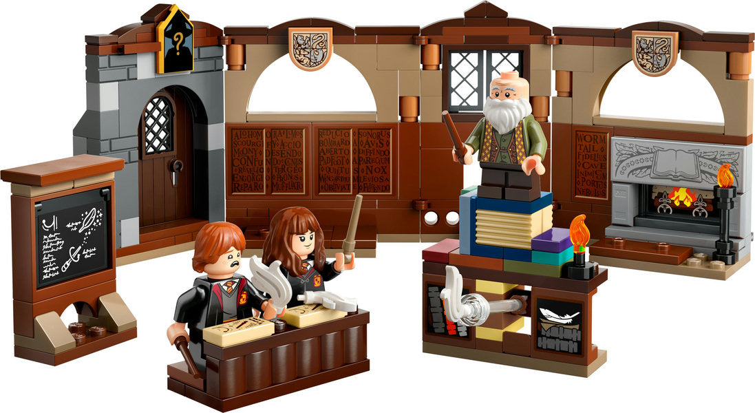 LEGO 76442 Harry Potter Hogwarts Castle Charms Class