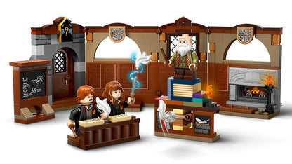 LEGO 76442 Harry Potter Hogwarts Castle Charms Class