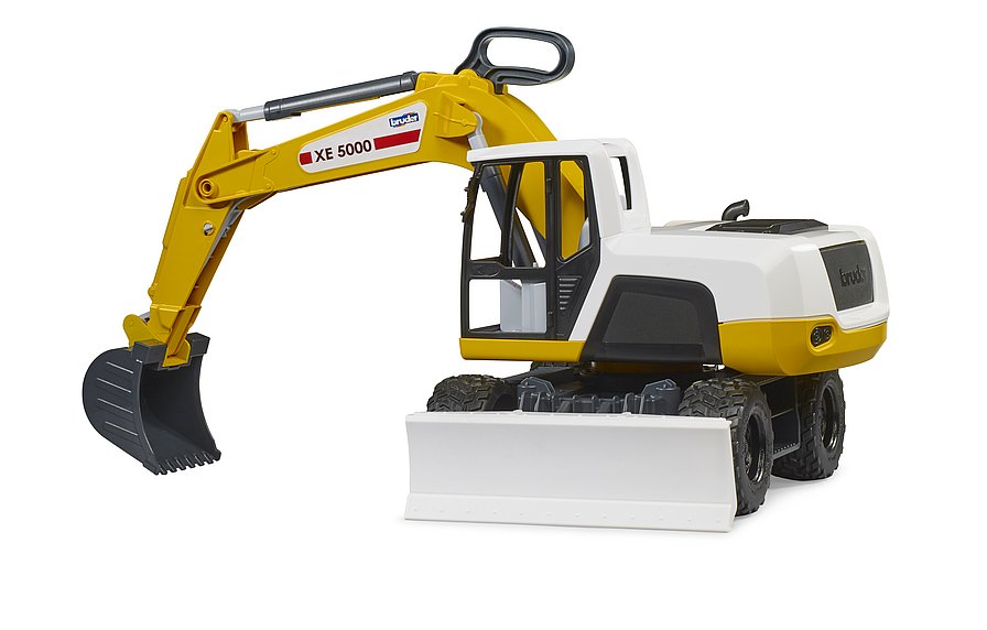 Bruder RoadMax Excavator