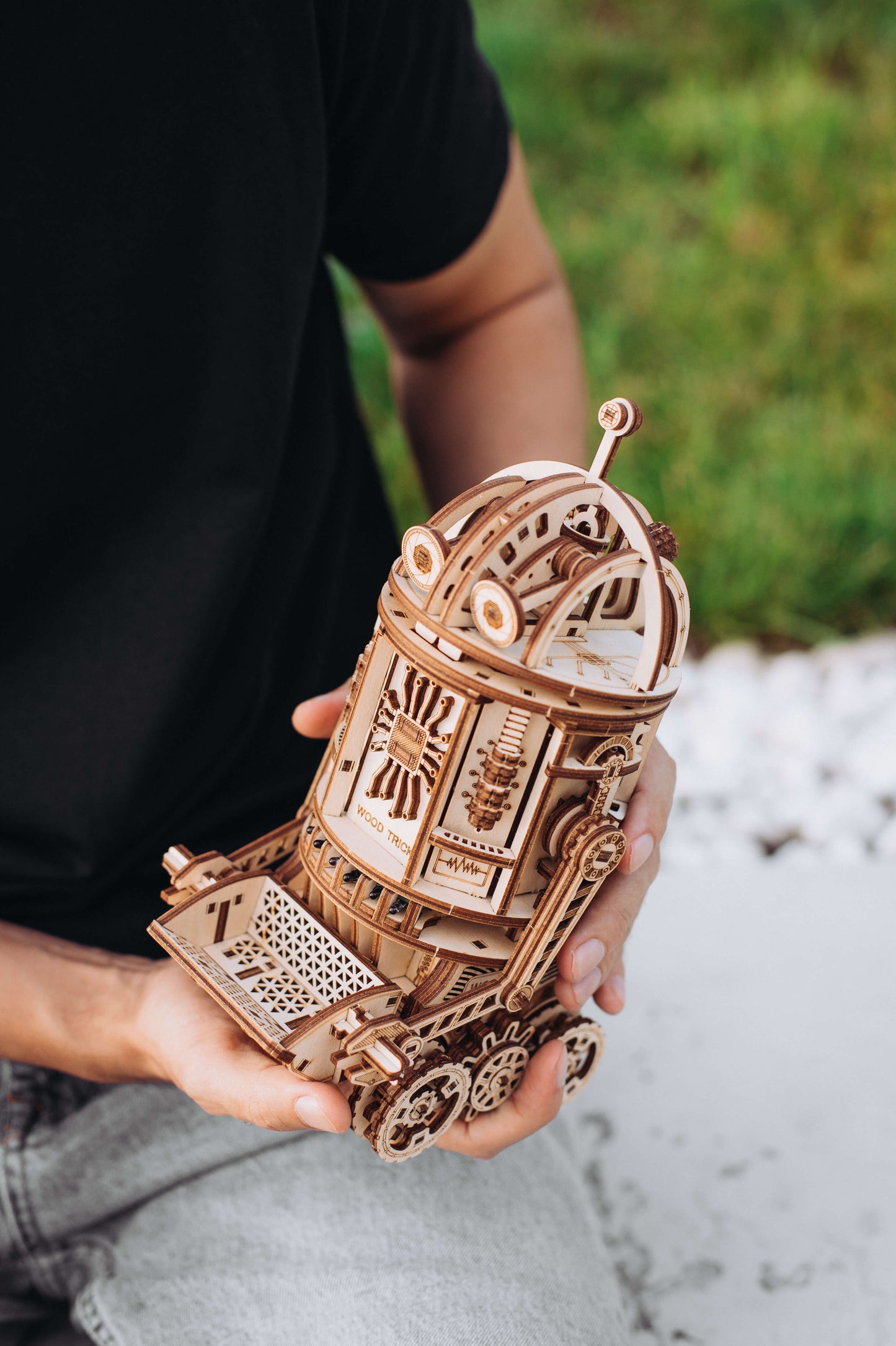Woodtrick Space Junk Robot