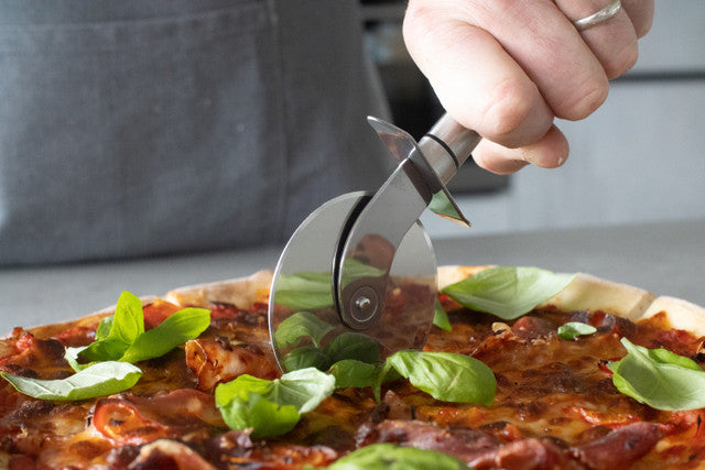 Oval Handle Pro Pizza Cutter