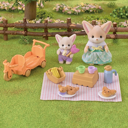 Sylvanian Families Sunny Picnic Set - Fennec Fox Sister & Baby