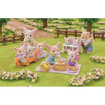 Sylvanian Families Sunny Picnic Set - Fennec Fox Sister & Baby