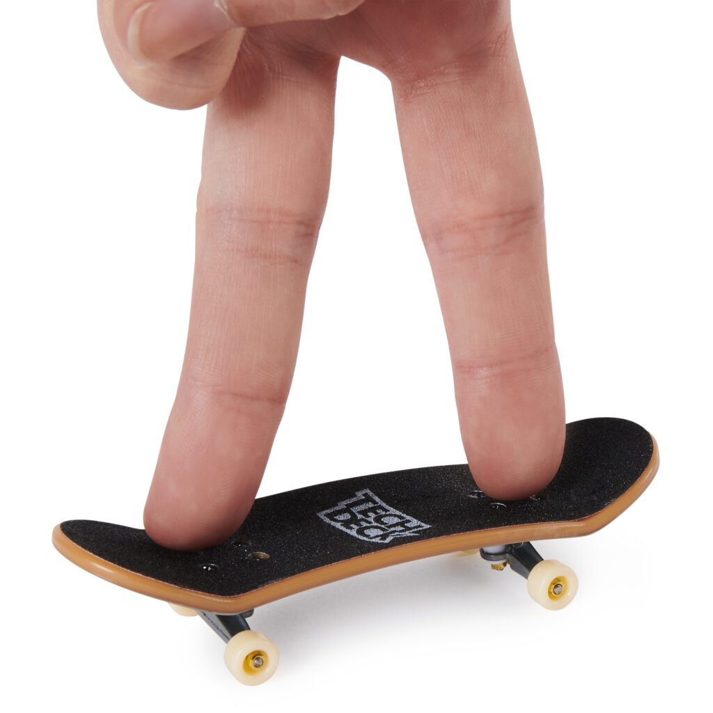 6-in-1 Fingerboard Skate Ramp Set Kit - Ultimate Skateboard Parks with 4  Decks & Display Holder, Finger Skate Toys for Kids & Adults Gifts